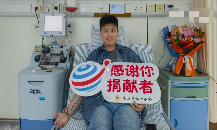 95后老师请假救人 收到全班祝福