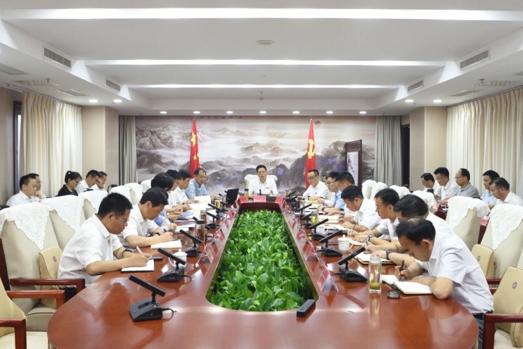 湖滨新区召开党工委理论学习中心组（扩大）学习会