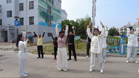 湖滨新区：多元服务进小区 暖心关怀到家门