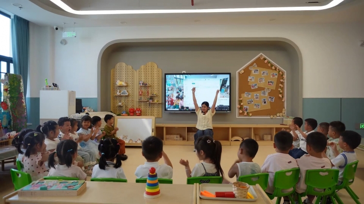 托育新模式：社区嵌入+托幼一体 解决“带娃难”