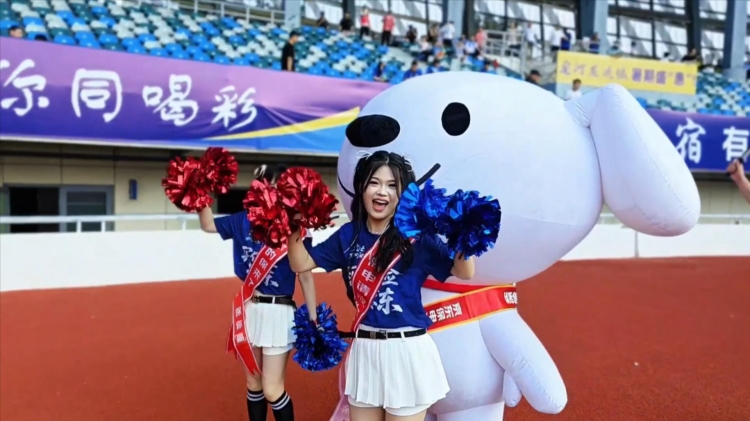 “宿连”对决 | 萌“化”了！玩偶啦啦队憨态可掬