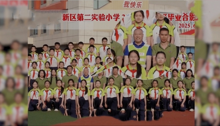 小学毕业照C位给了公交师傅