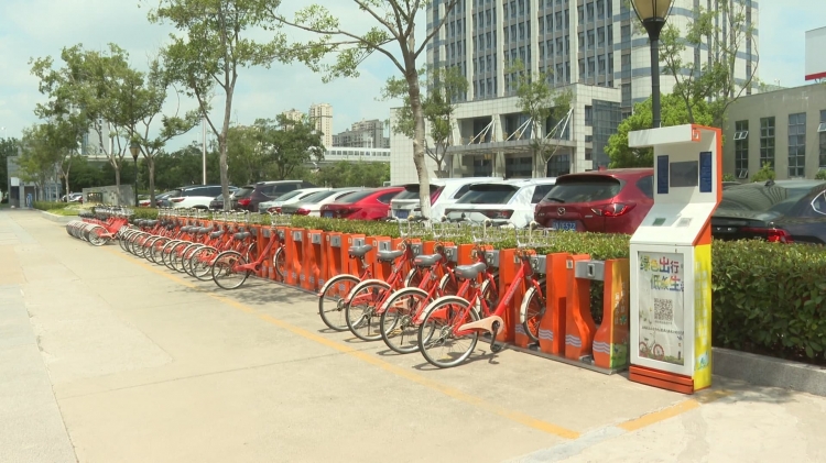 高温之下 | 市区5000辆公共自行车换上“清凉”坐垫