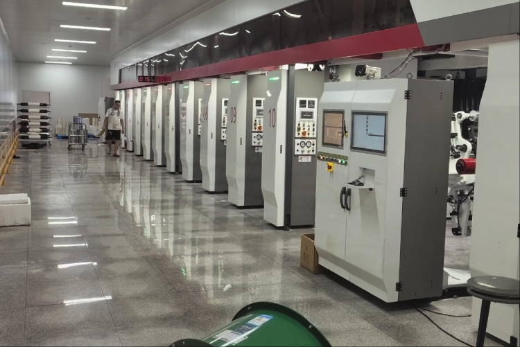 韩力新材料：高温车间 “寒力” 足  防暑生产两不误