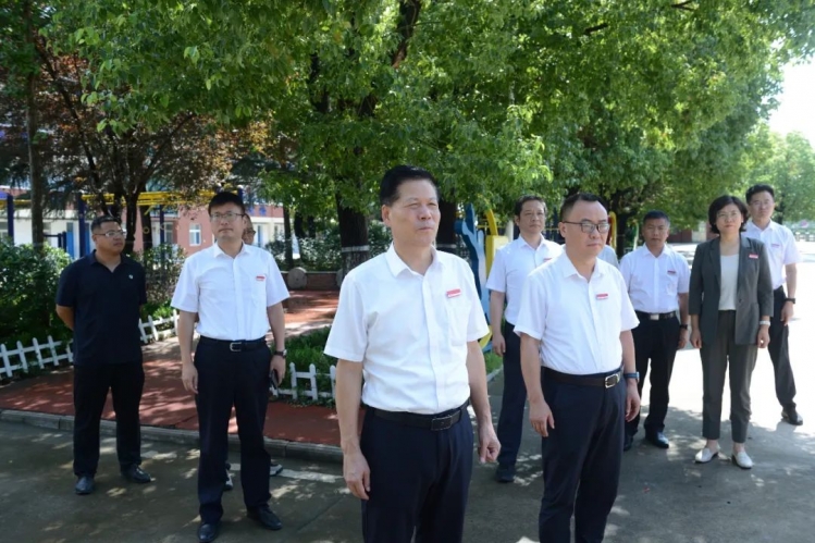 湖滨新区召开党工委理论学习中心组（扩大）学习会