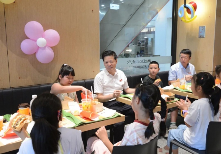 温情相伴 快乐成长——湖滨新区开展