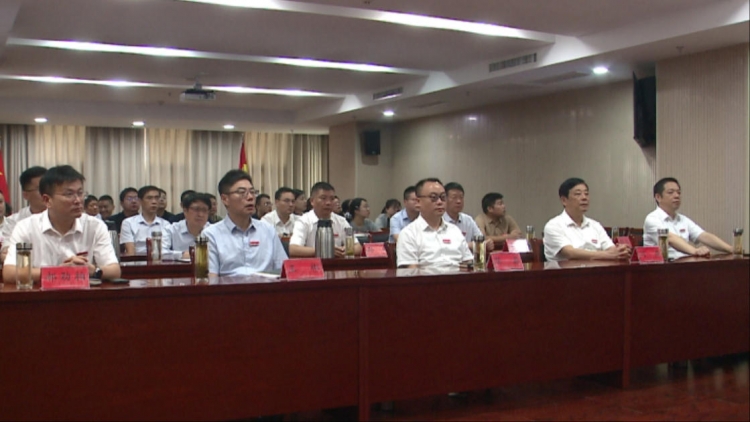 湖滨新区各界收看纪念中国人民抗日战争暨世界反法西斯战争胜利 80 周年大会