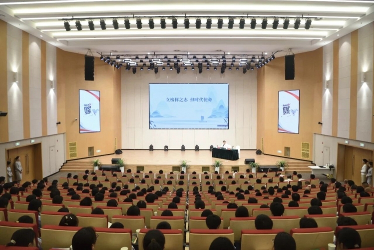张先彦为湖滨师生代表作专题讲座
