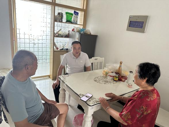 宿城区中扬镇：党建引领践初心 双节慰问暖民心