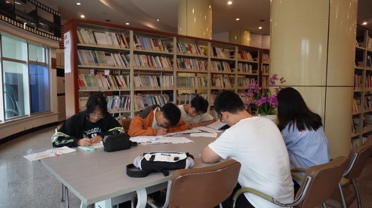 文化过节 | 不赶景点赶“书场” 不追热闹追“雅趣”