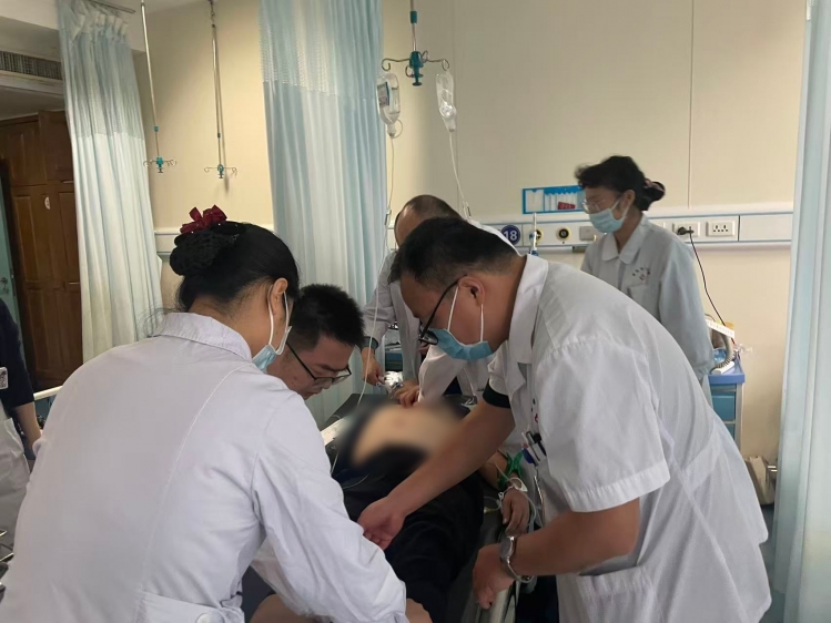 生死竞速！七旬老人医院内心脏骤停 宿迁市中医院多学科接力抢救成功