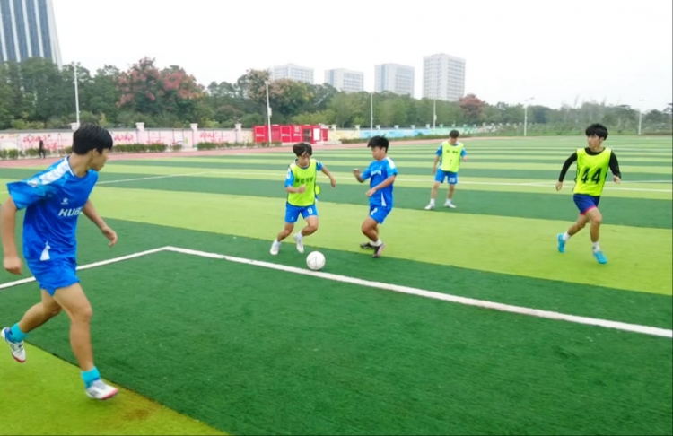 湖滨新区足球队全力备战 2025 宿迁 “霸王杯”