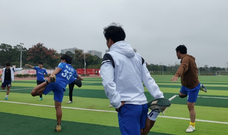 绿茵燃梦·我在“宿超”|教练胡光奇：跨越双城每周三赴 为热爱而战