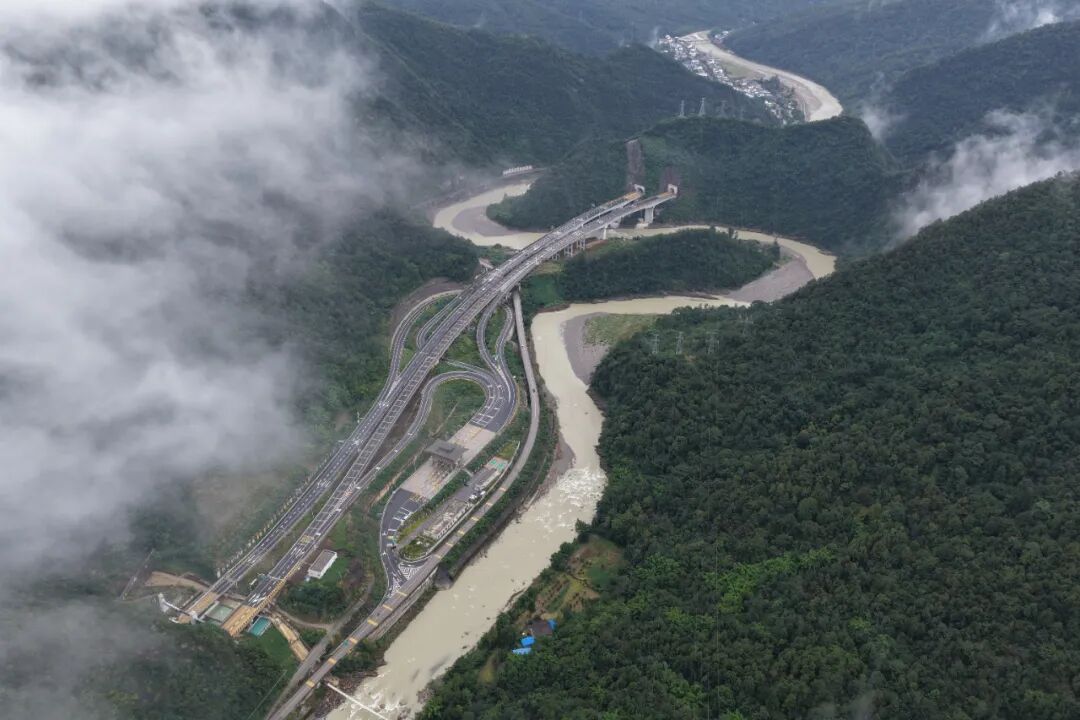 微信图片_2025-09-30_165032_146.jpg