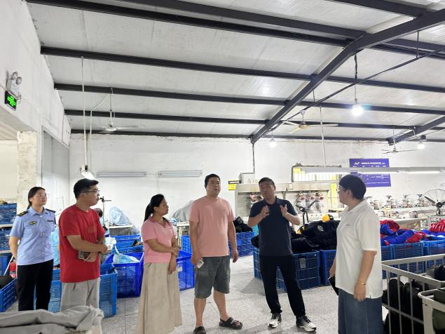 中扬镇推进工贸企业“抱团发展”