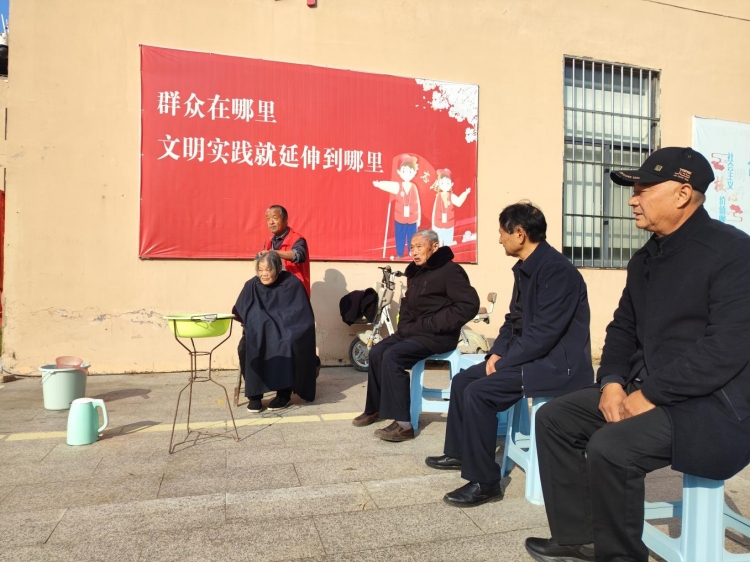 我们的节日·重阳节 | 中扬镇：爱满重阳 情暖‘发’间